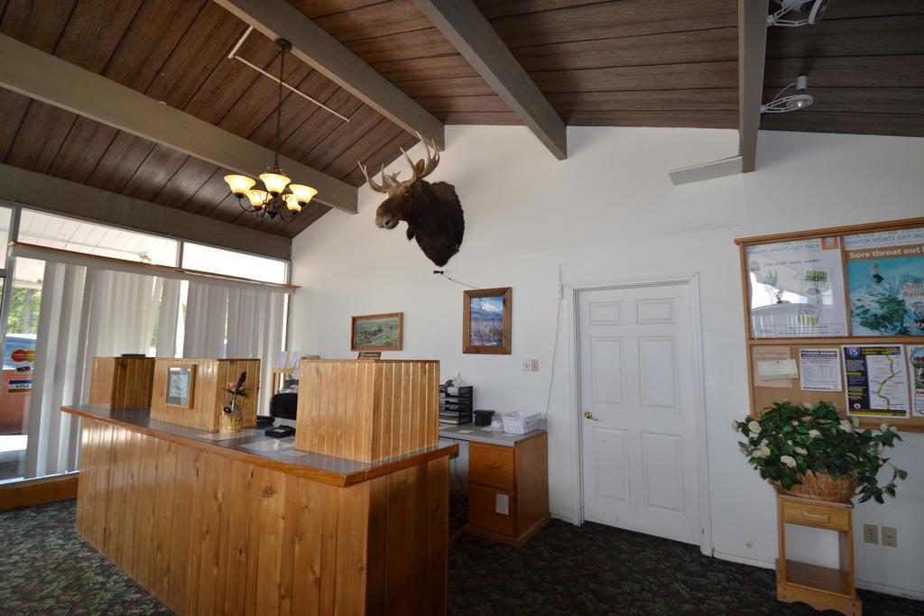 Dude & Roundup Motel West Yellowstone Eksteriør billede